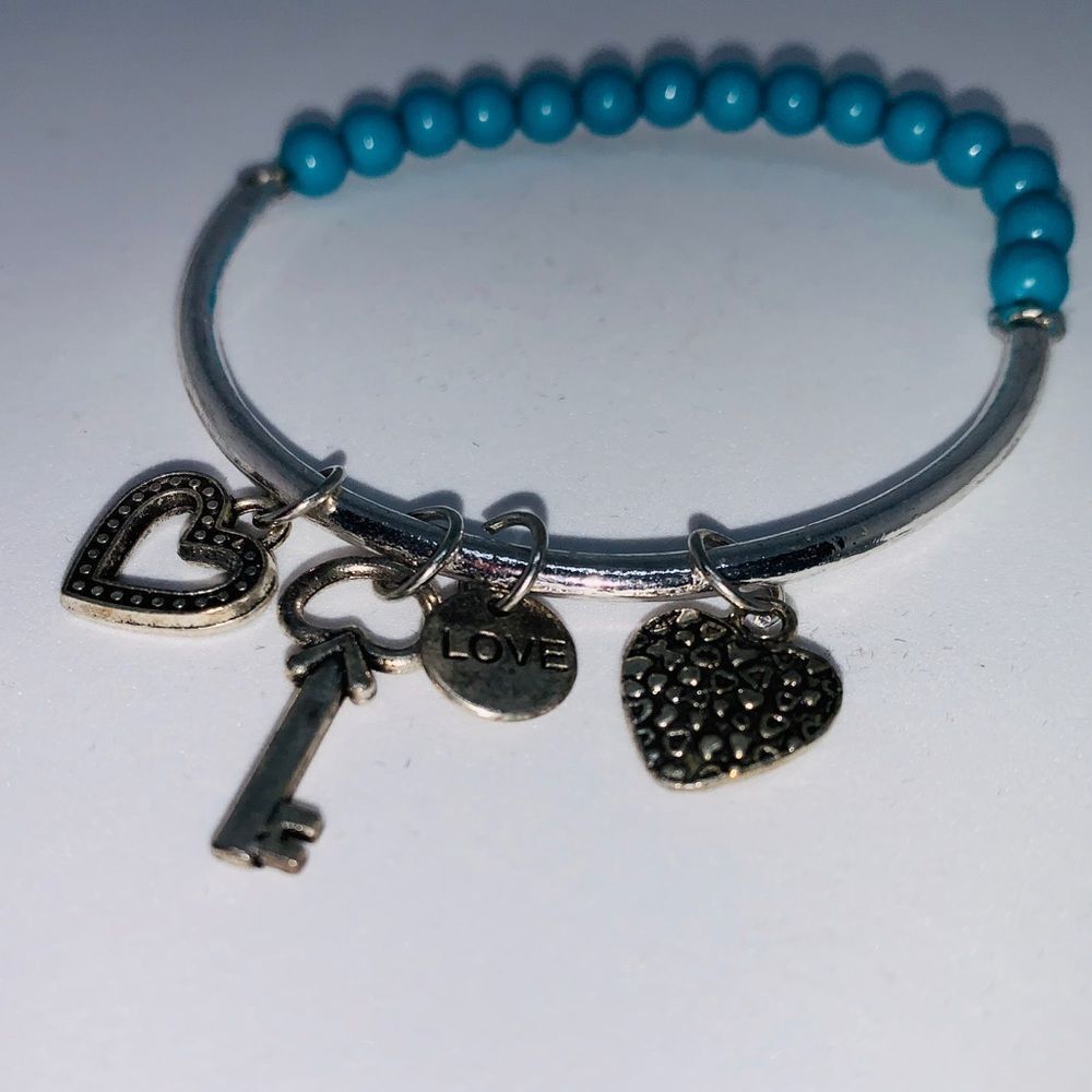 (U2) Turquoise Heart & Key Bracelet - Picture 4 of 4